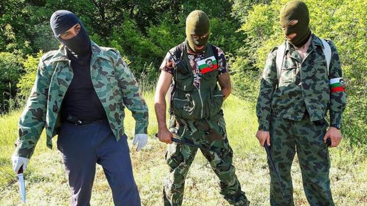 Bulgaristan’daki acımasız göçmen avcıları Bild’e konuştu