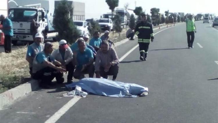 Belediye işçilerinin arasında dalan araç 3 can aldı