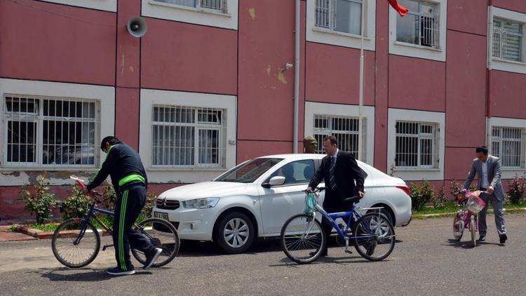 Eski bisikletler yenilenip karne hediyesi olacak