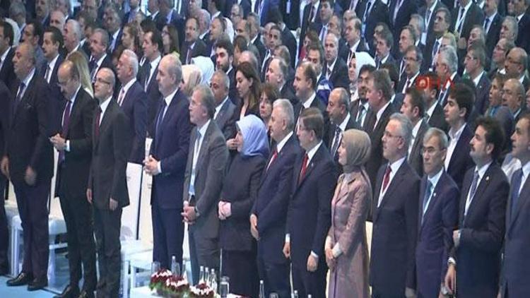 İşte Erdoğanın mesajı: Ayakta dinlediler