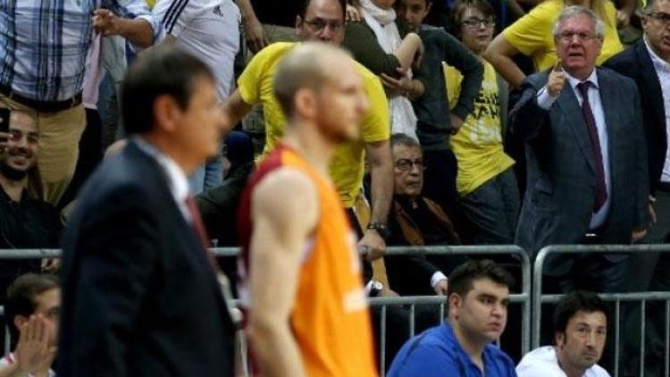 İşte olaylı Fenerbahçe-Galatasaray maçı için federasyonun kararı