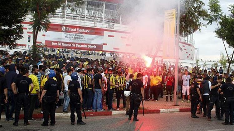 Fenerbahçe taraftarına müdahale