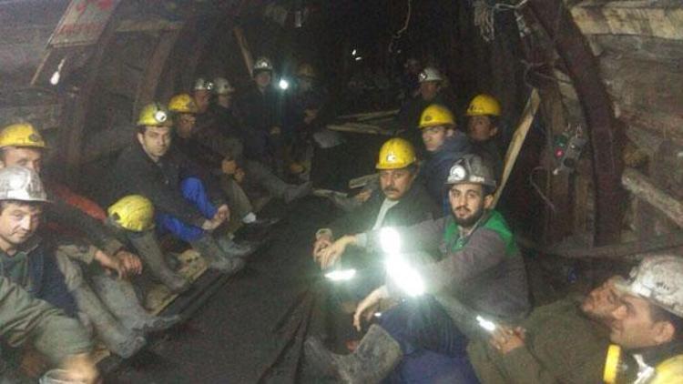 28 madenci kendini ölüme terk etti