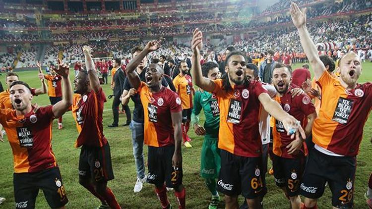 Denayer, Galatasaraya veda etti