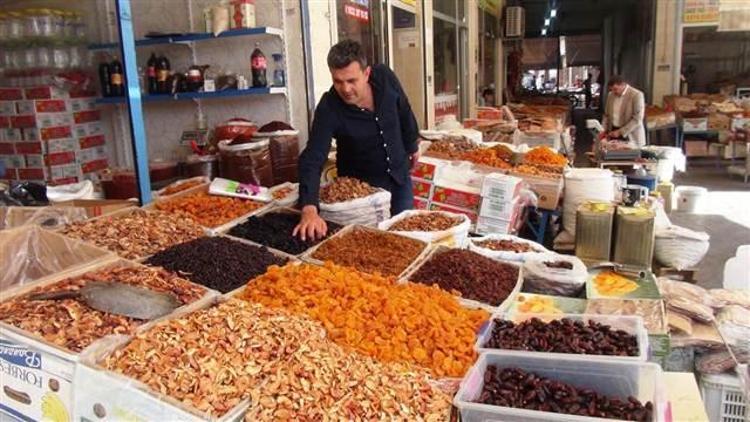 Dört kişilik bir ailenin iftar sofrasının maliyeti 74 lira