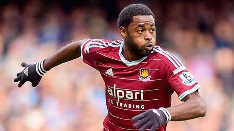 Galatasaray, Alex Song ile anlaştı