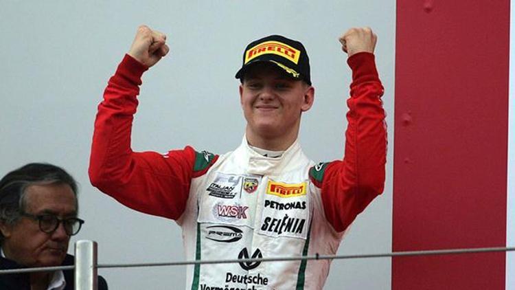 Schumacherin oğlu Mick kazanmaya devam ediyor