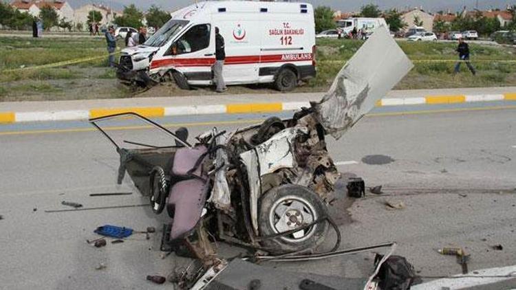 Erzincanda trafik kazası: 3 ölü, 8 yaralı