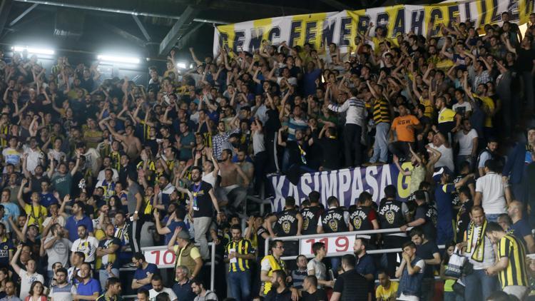 Fenerbahçe taraftarından Aziz Yıldırıma: Senin gibi başkan istemiyoruz