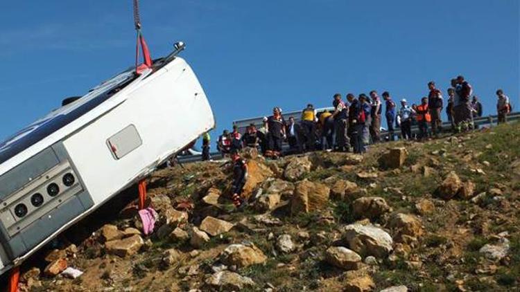 Yozgatta yolcu otobüsü devrildi: 3 ölü, 15 yaralı