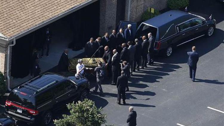 Muhammed Alinin cenaze töreninden önce tiksindiren olay