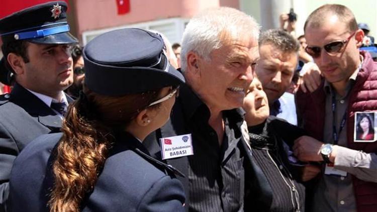 Edirnede şehit polis Nefize Özsoyun cenazesinden sonra arbede