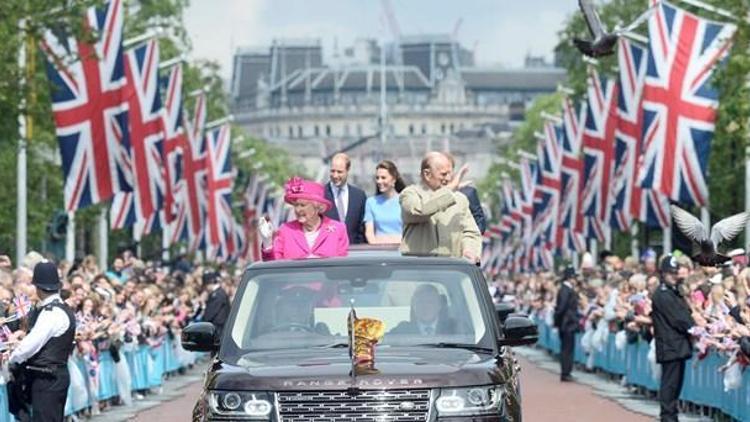 İngiltere kraliçesi, doğum gününü sokak partisiyle kutladı