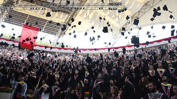 Bilkent Üniversitesi 2016 mezunlarını uğurladı