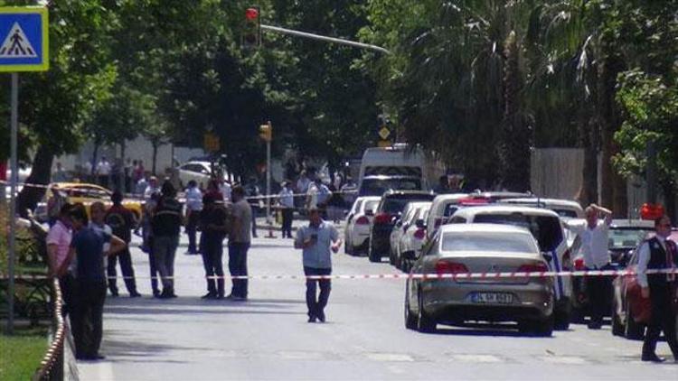 Şüpheli paketten el bombası çıktı, Yenikapıda patlatıldı