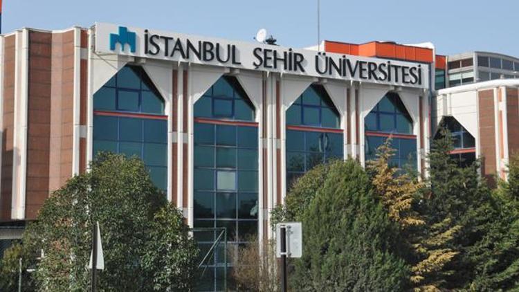 Ünlü isimler İstanbul Şehir Üniversitesine katıldı