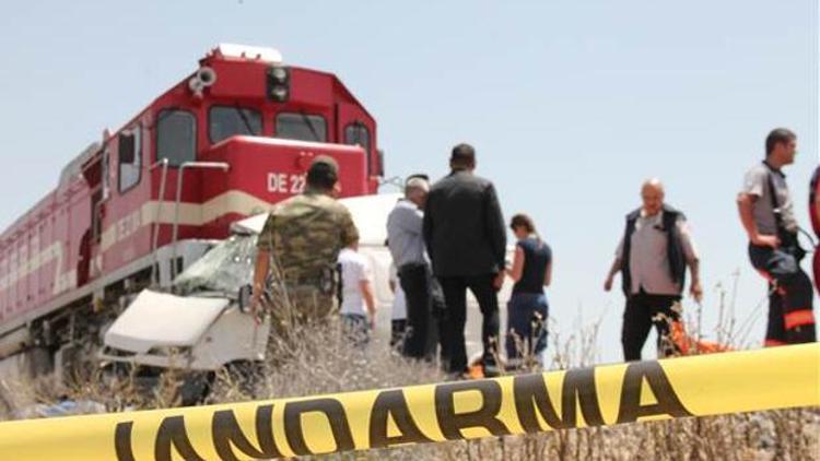 9 kişinin öldüğü tren kazasında 2 makinist gözaltında