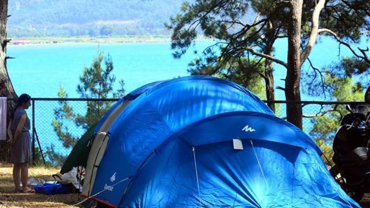 Otellere alternatif çadır tatili