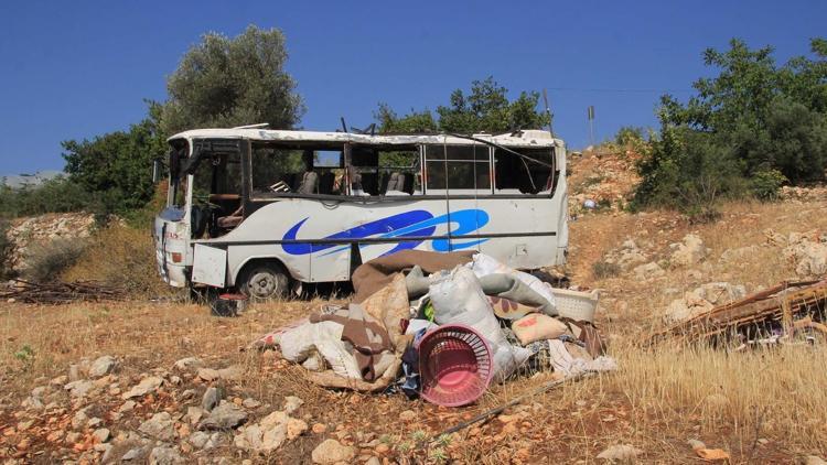 Suriyelileri taşıyan otobüs devrildi: 11 yaralı