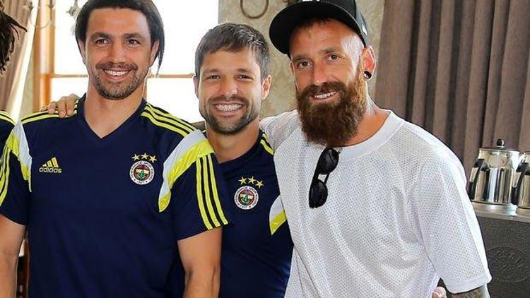 Fenerbahçe, Mehmet Topuz ve Raul Meireles ile yolları ayırdı