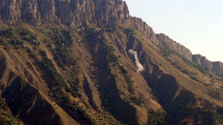 PKK’lı teröristler askeri üsse saldırdı