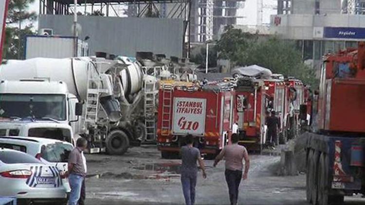 İstanbulda beton santrali çöktü: 2 işçi öldü