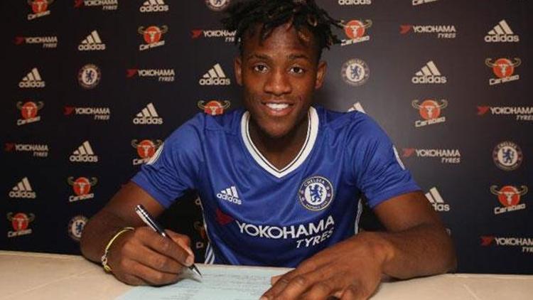 Chelsea, Batshuayi transferini açıkladı