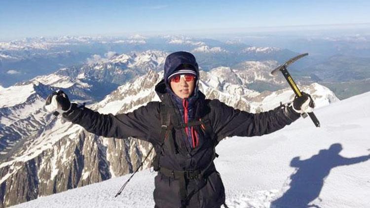 4810 metre yüksekliğindeki Mont Blanc’a tırmandı