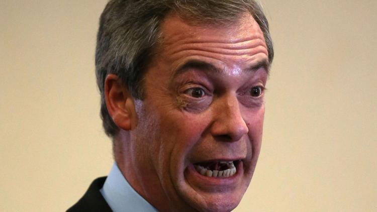 Nigel Farage istifa etti
