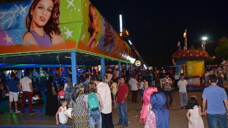 Lunaparkta canlı bomba var diye bağırdılar, ortalık karıştı