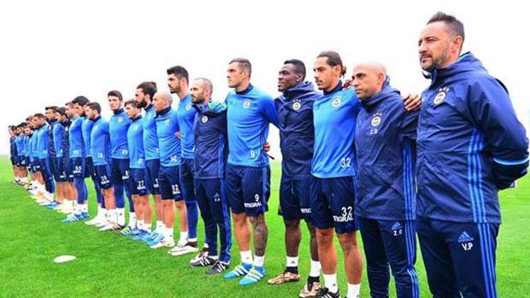 Fenerbahçe Turgay Şeren için saygı duruşu yaptı