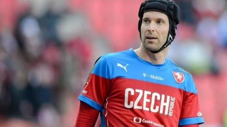 Petr Cech bıraktı