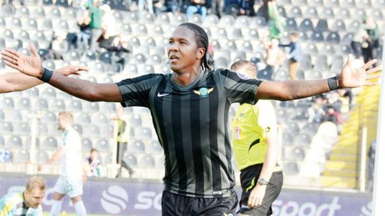 Rodallega için el artırdı