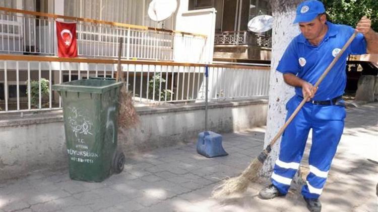 Temizlik işçisinden alkışlanacak hareket