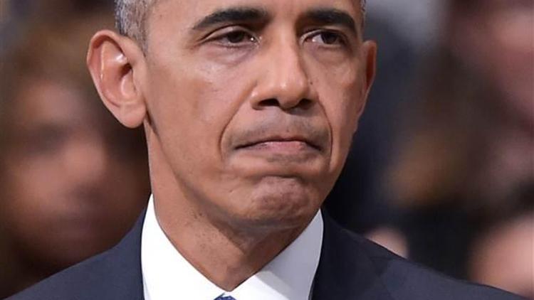 Obama Dallasta öldürülen polisler uğurlanırken gözyaşlarına hakim olamadı
