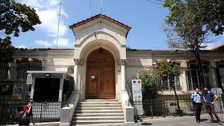 İstanbul’daki Fransa resepsiyonu iptal edildi, büyükelçilik ve konsolosluklar kapatıldı