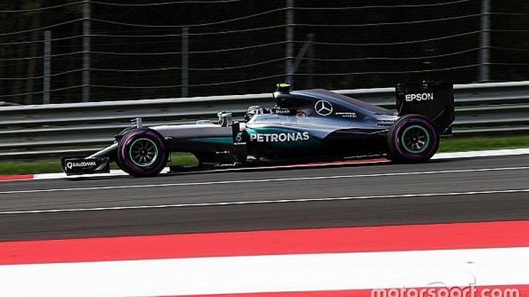 Avusturyada Rosberg lider başladı