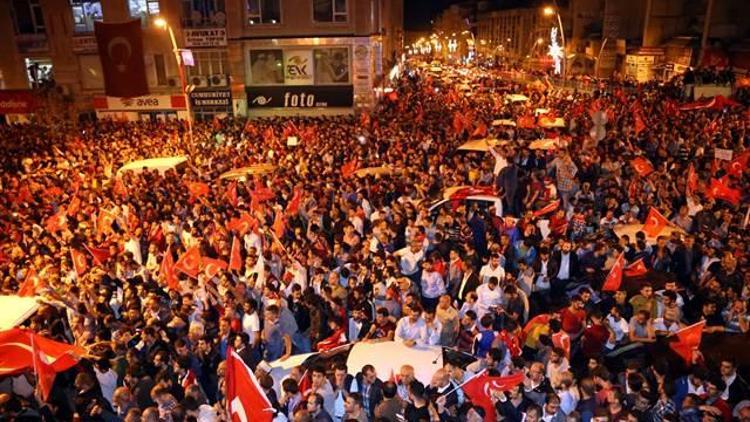 Dünya Türkiyeyi ayağa kaldıran geceyi böyle gördü