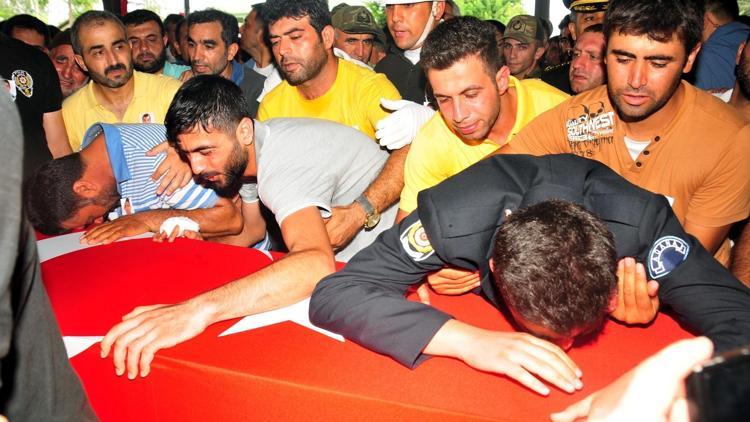 Şehit polis, Adana’da gözyaşlarıyla uğurlandı