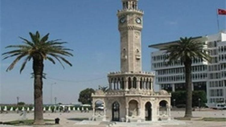 İzmirde Saat Kulesi’ne zarar veren yakalandı