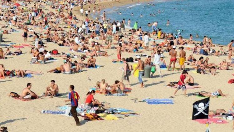 Plaj kumu çalan turiste 3000 euro ceza