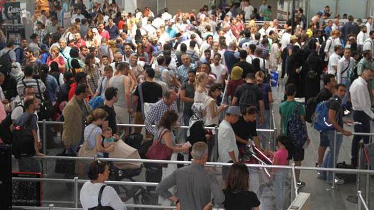 Yaz dönemi yoğunluğu da var; uçağınıza erken gelin