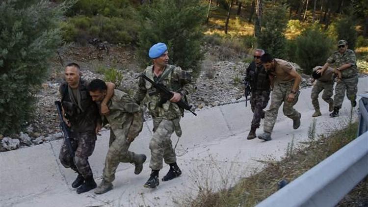 Marmaris’te aranan darbeci askerlerden 7si yakalandı