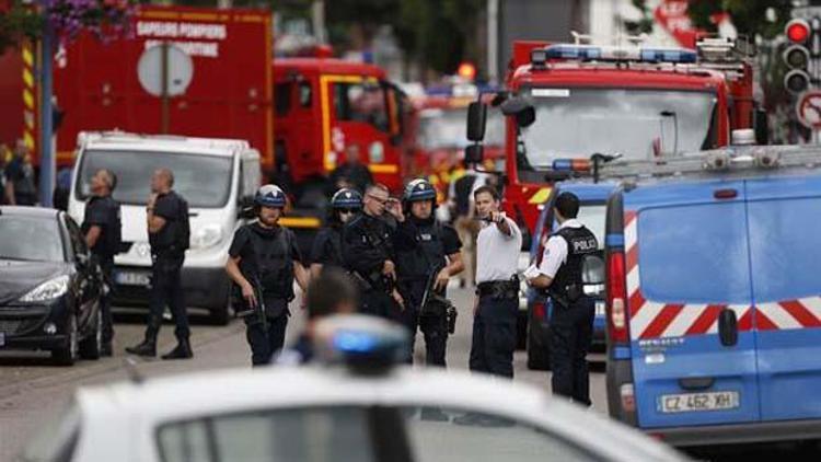 Fransadaki rehine krizinde saldırganlar öldürüldü