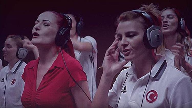 Candan Erçetin ile A Milli Kadın Basketbol Takımımızdan Olimpiyat şarkısı