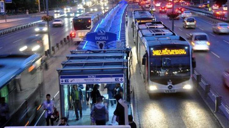 İstanbulda ücretsiz toplu ulaşım uzatıldı