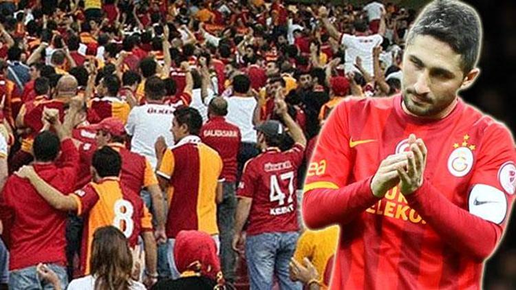 Galatasarayda tehlike çanları çalıyor Taraftardan flaş karar...