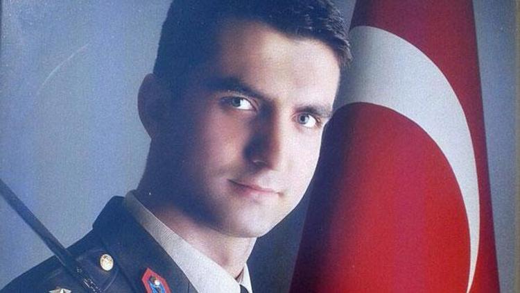 Jandarma Teğmen Selim Coşkun’un baba evine ateş düştü