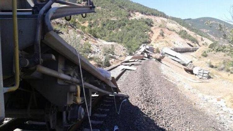 Elazığ’da PKKdan trene bombalı saldırı