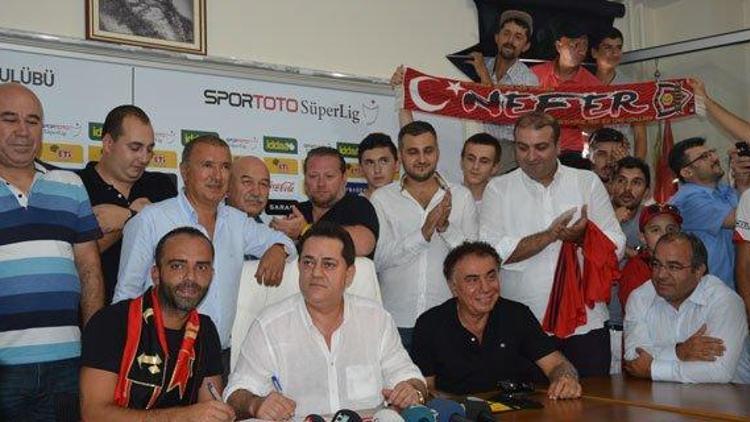 Semih Şentürk Eskişehirspora imzayı attı